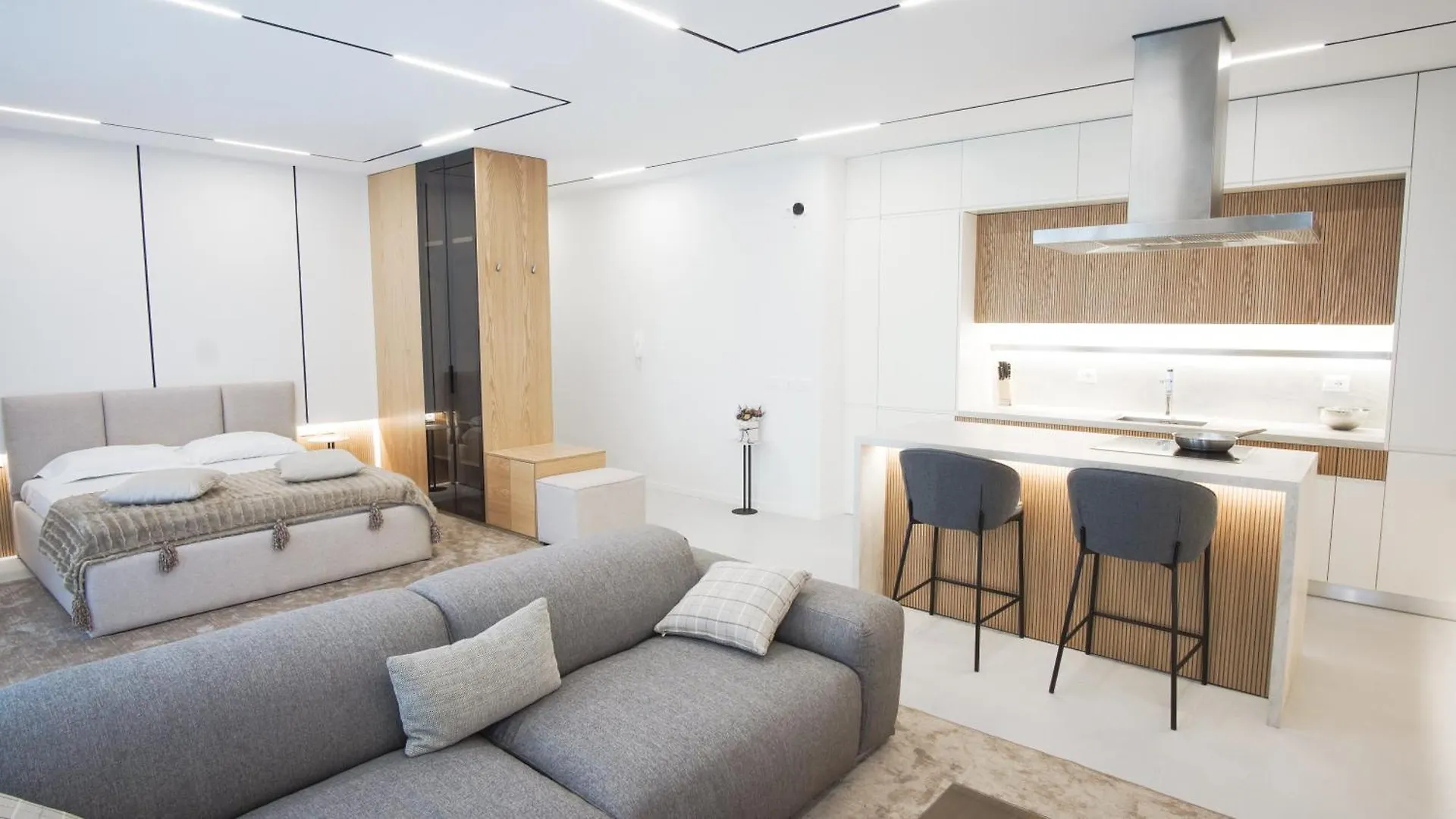 Ovis Luxury Seaside Apartment Vlore