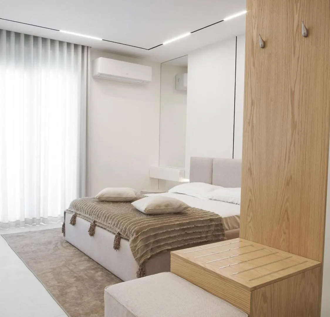 Ovis Luxury Seaside Apartment Vlore
