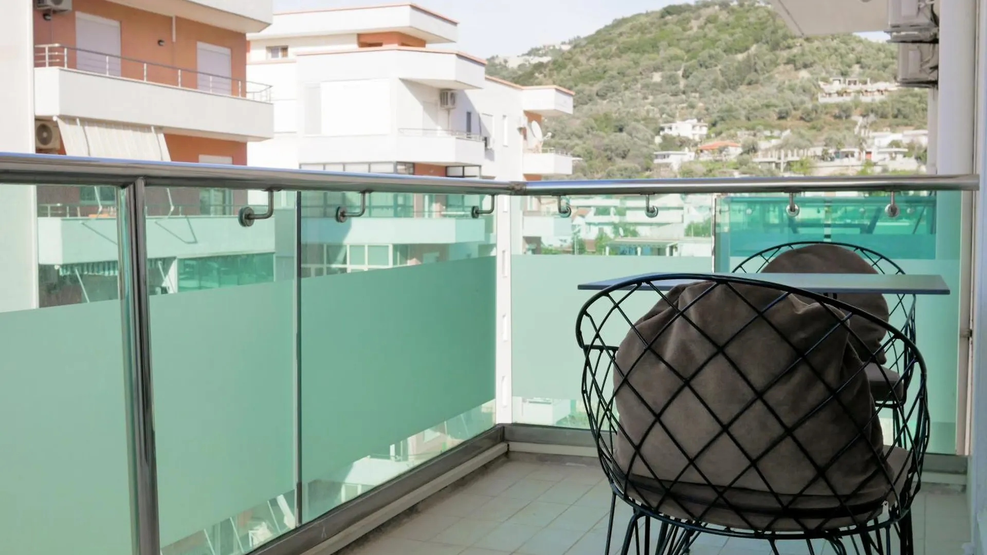 Ovis Luxury Seaside Apartment Vlore Albania